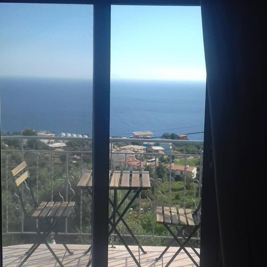Bluflest Bed & Breakfast Dhermi Exterior photo
